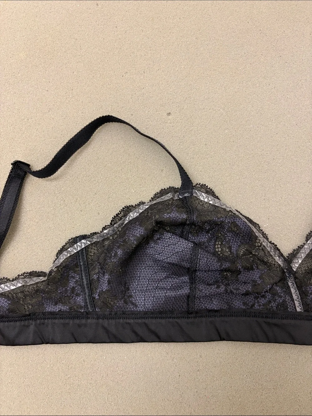 Wacoal Purple Lace-Overlay Bralette with Black Trim. Size 34 A/B
